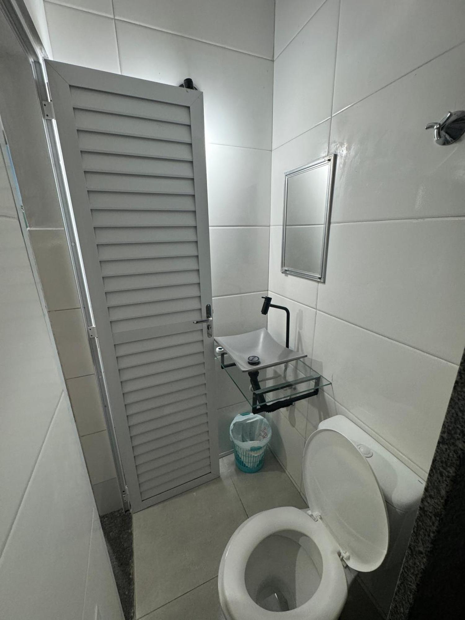 Suite Mar 210 - Economica E Compacta - Praia Do Morro - Predio Frente Mar Com Elevador, Atravessou A Avenida, Ja Esta Na Praia - Garagem - Internet Гуарапари Экстерьер фото